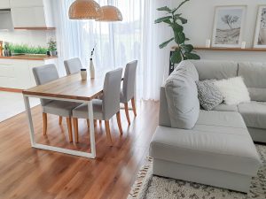 stół skandynawski, stół dębowy w stylu skandynawskim, stół z białymi nogami, stół na białych metalowych nogach, stół minimalistyczny stół na 6 krzeseł