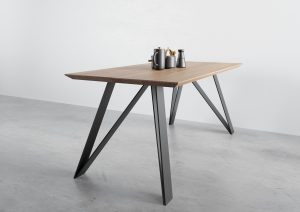 Stół dębowy St10, stół nowoczesny, stół na czarnych nogach, stół dębowy rozkładany, stół rozkładany industrialny, stół do nowoczenego salonu, stół rozkładany z litego drewna