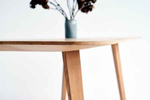 stół z cienkim blatem dębowym, stół cienkimblatem drewnianym